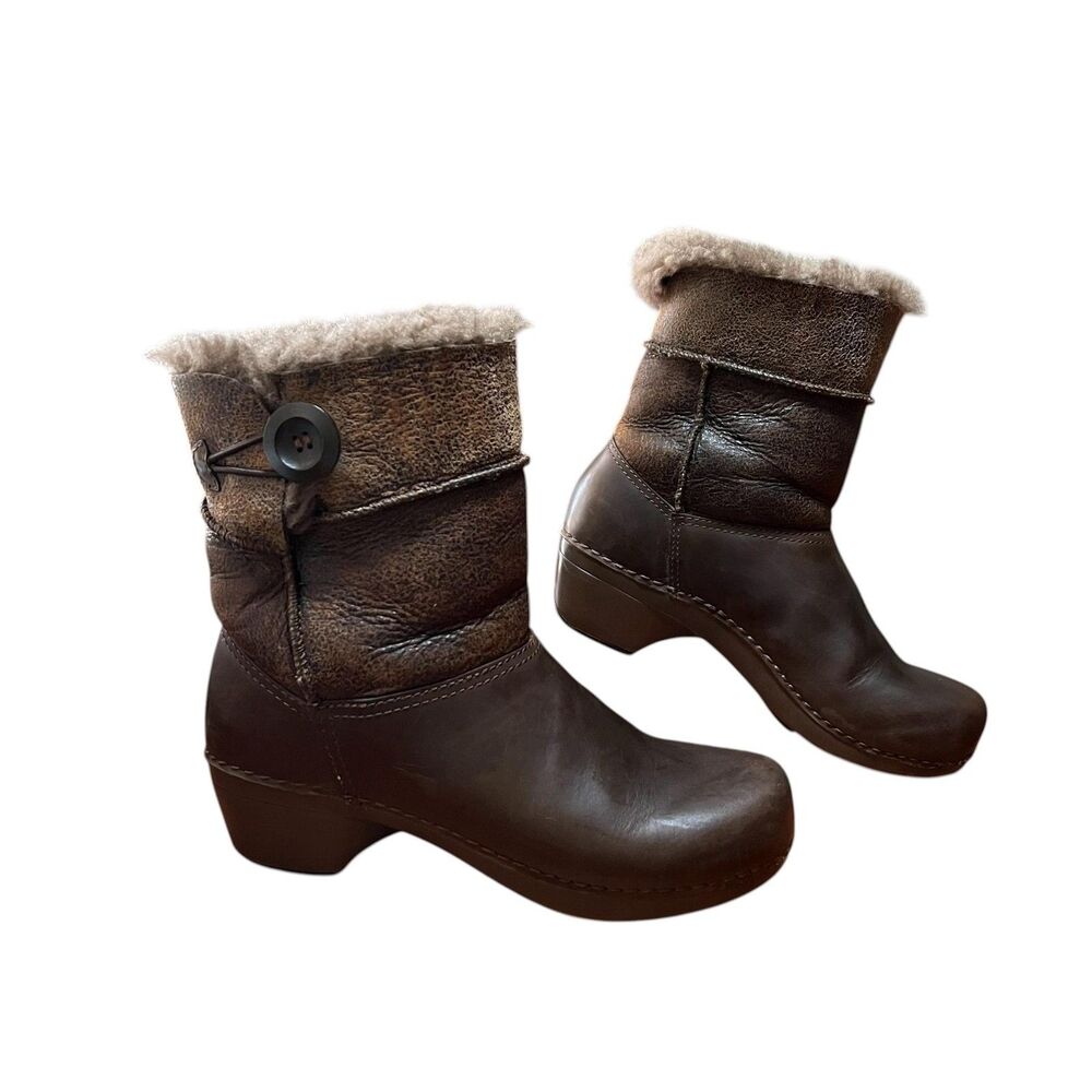 Dansko Boots Womens Size 7.5 Brown Leather Shearling Ankle Wedge Button Winter